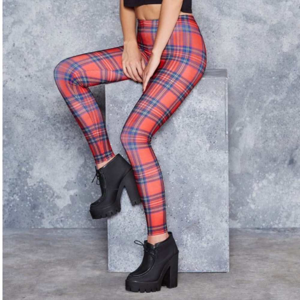 BlackMilk Tartan Red Toasties - Size Small